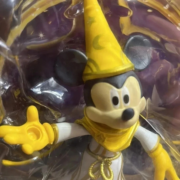 NWOT MICKEY MIRRORVERSE MICKEY SUPPORT MAGICIEN YELLOW HAT - Picture 7 of 15
